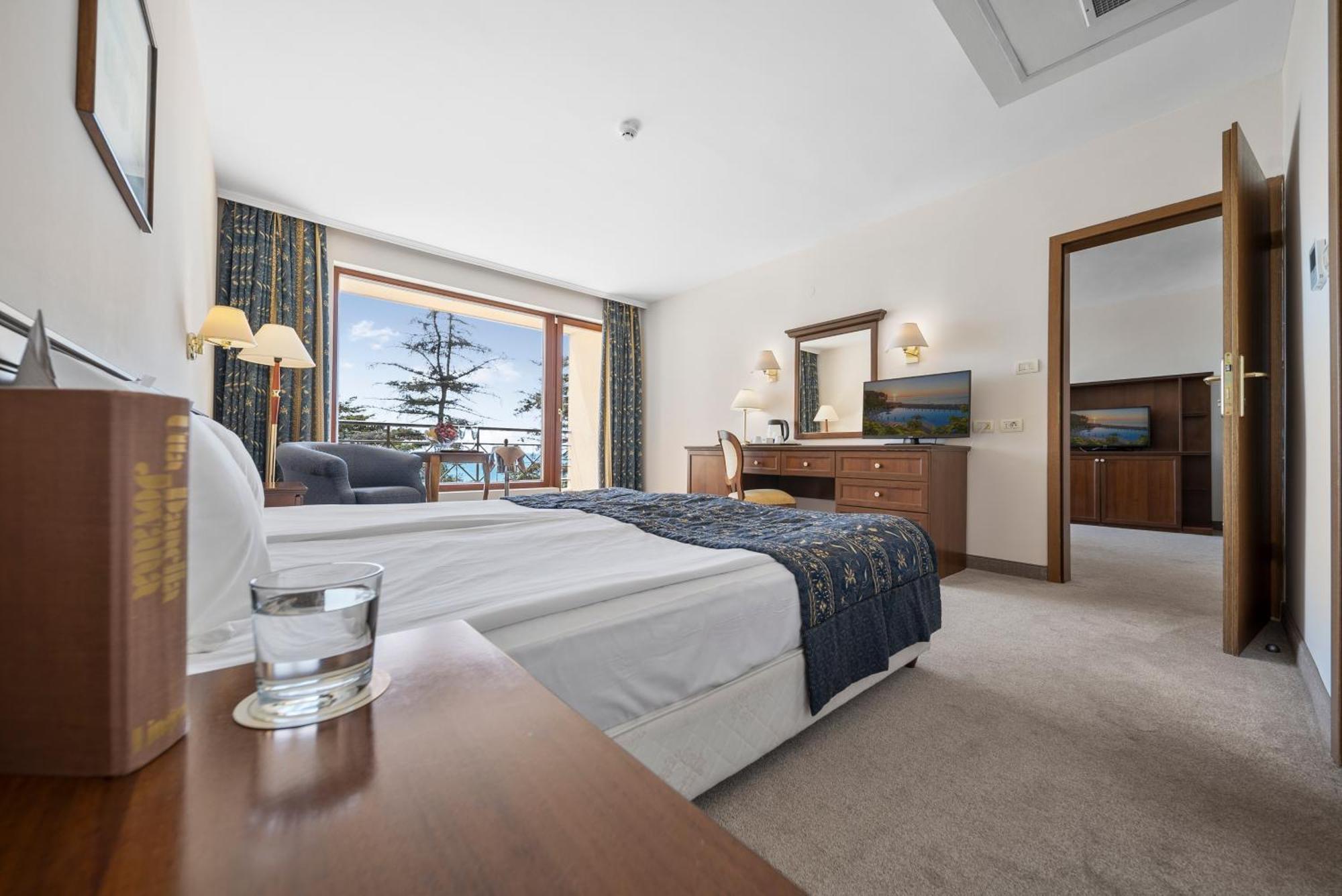 Hvd Riviera Ultra & Mineral Pool - Private & Free Parking Resort